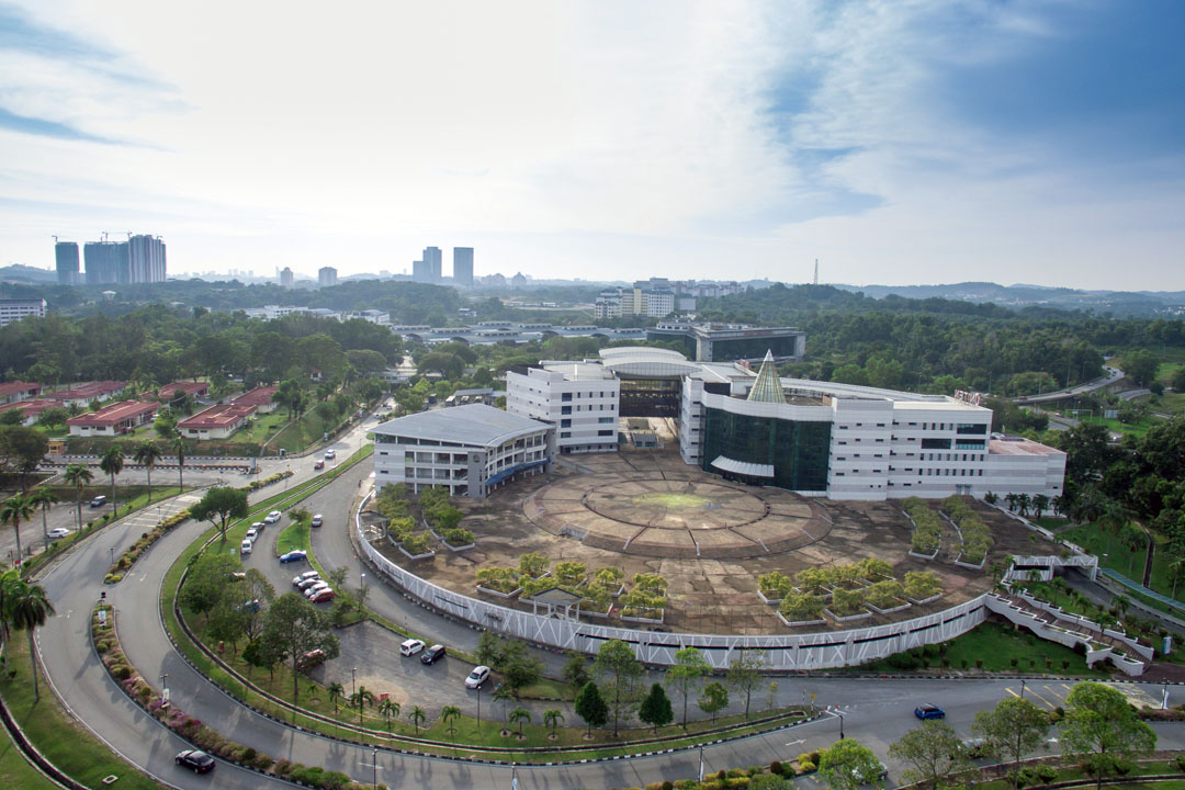 university-14-campus-view